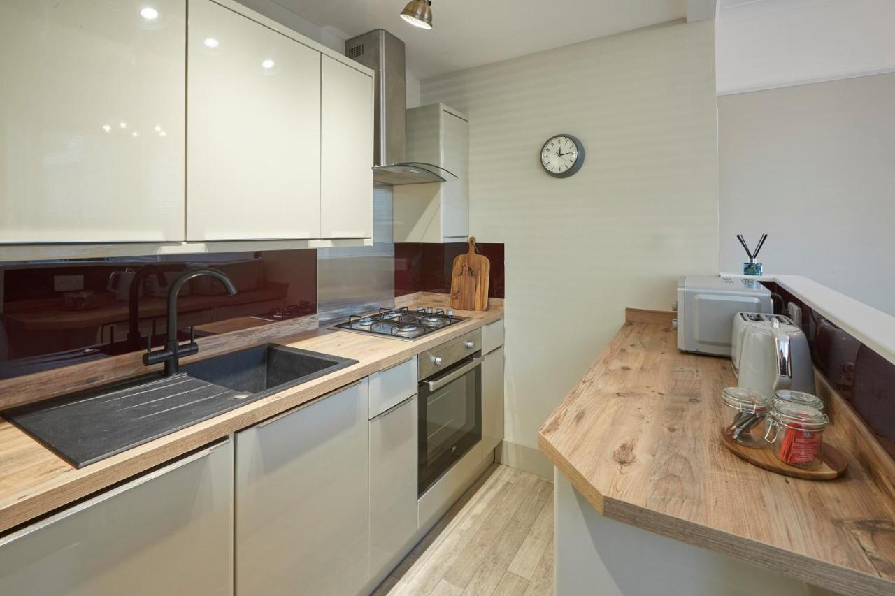 Host & Stay - Sandpiper Apartment Уитби Екстериор снимка