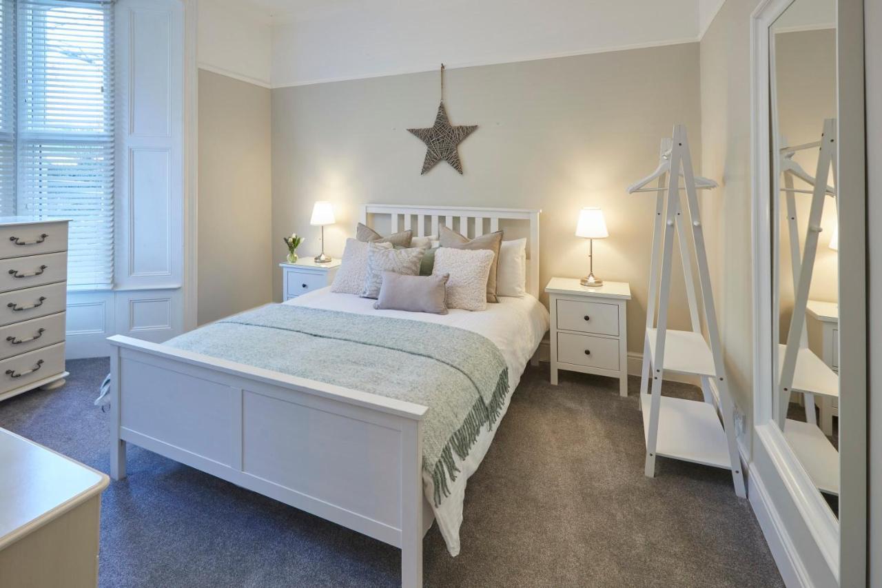 Host & Stay - Sandpiper Apartment Уитби Екстериор снимка
